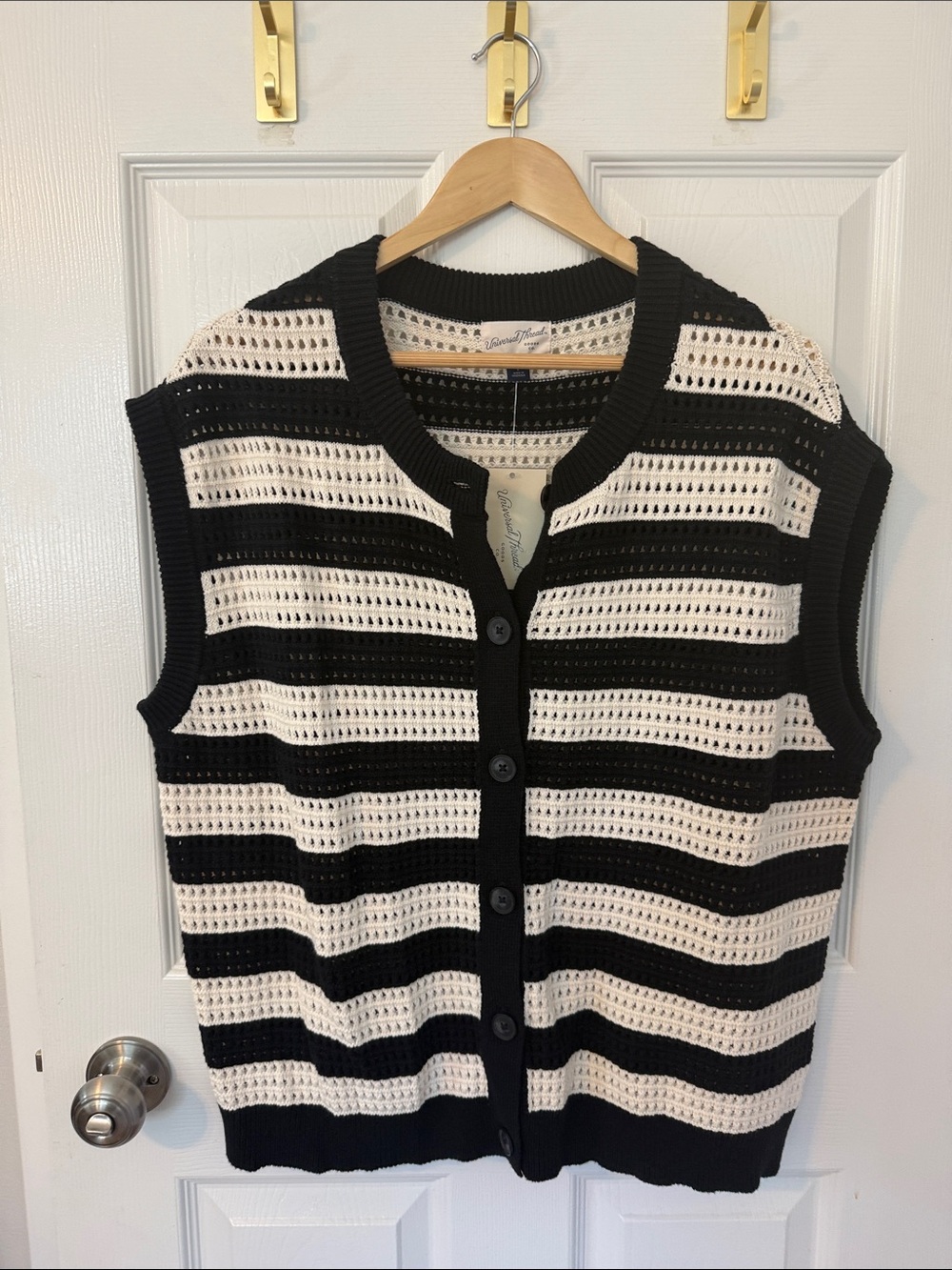 Universal Thread Sleeveless Crochet Cardigan - Black and White
